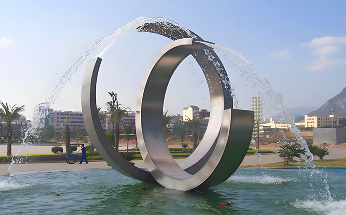 靈動(dòng)水韻，不銹鋼噴泉雕塑的夢(mèng)幻交響