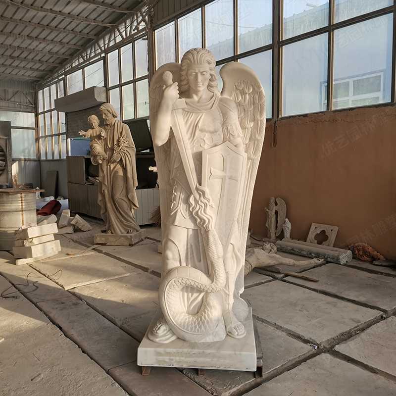 圣邁克雕塑，大理石圣邁克