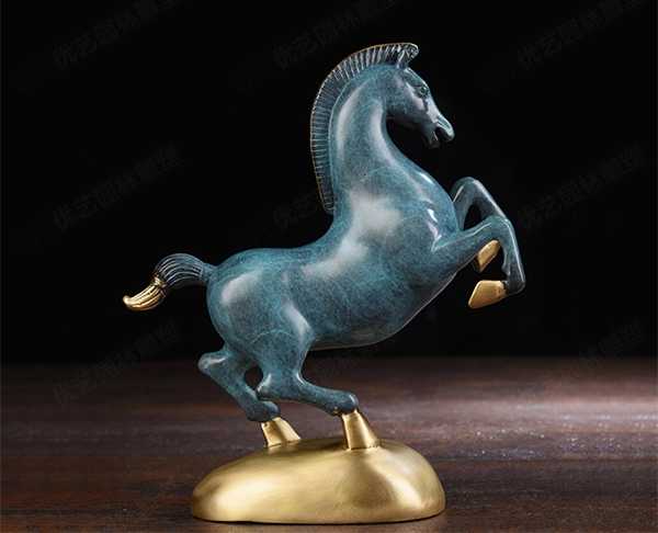 現(xiàn)代家居裝飾中景觀雕塑定制以怎樣的形式出現(xiàn)？